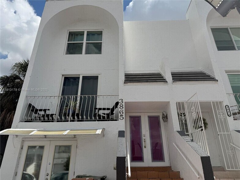 Building Photo - 3865 W 9th Ave