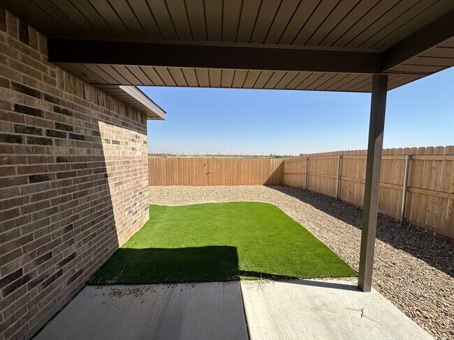 Building Photo - Pre-leasing for July in Bell Farms!