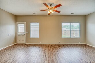 Building Photo - 6210 Scotchwood Dr