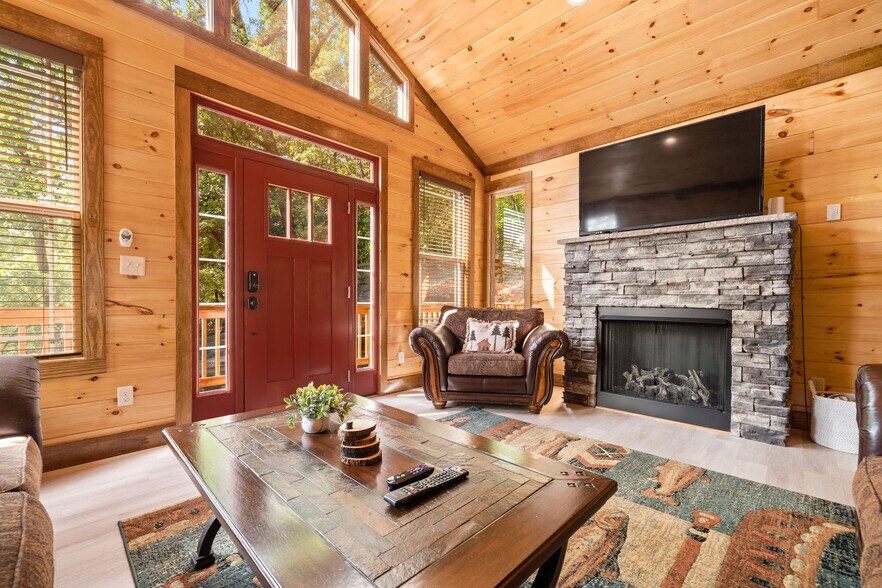 Gas Fireplace - 131 Pier Point Dr