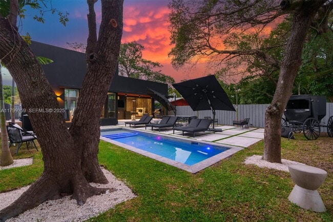 Building Photo - 400 NW 49th St