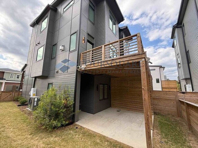 Building Photo - Modern 4-Bed / 4-Bath Townhome with Covered Patio, Deck & Garage – Inside the Beltline Near Downt...