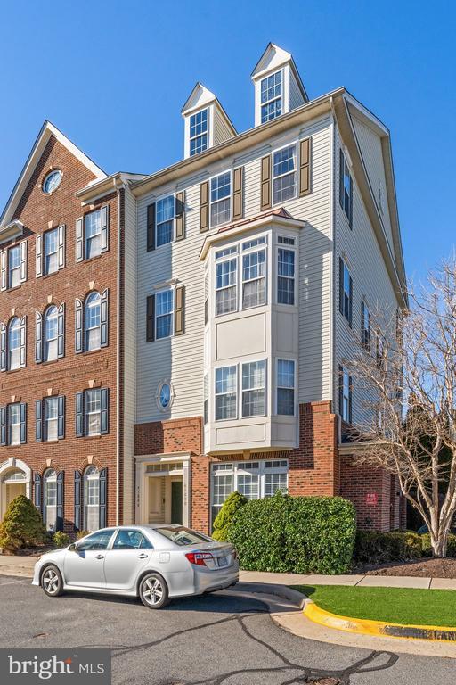 Building Photo - 41888 Inspiration Terrace