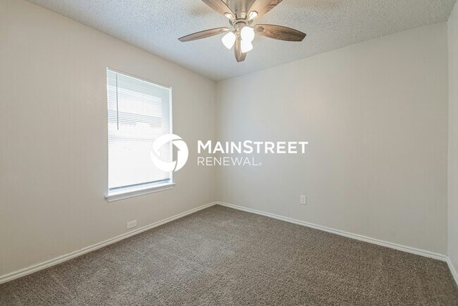 Building Photo - 4 Bedroom Pet-Friendly Home in Rowlett, TX with Main Street Renewal