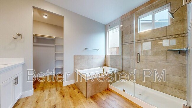 Building Photo - 1807 Palisades Dr
