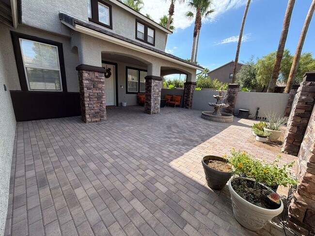Building Photo - Luxury Home in Lone Mountain Classics
