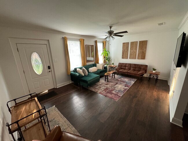 Primary Photo - 307 Glenmore Ave