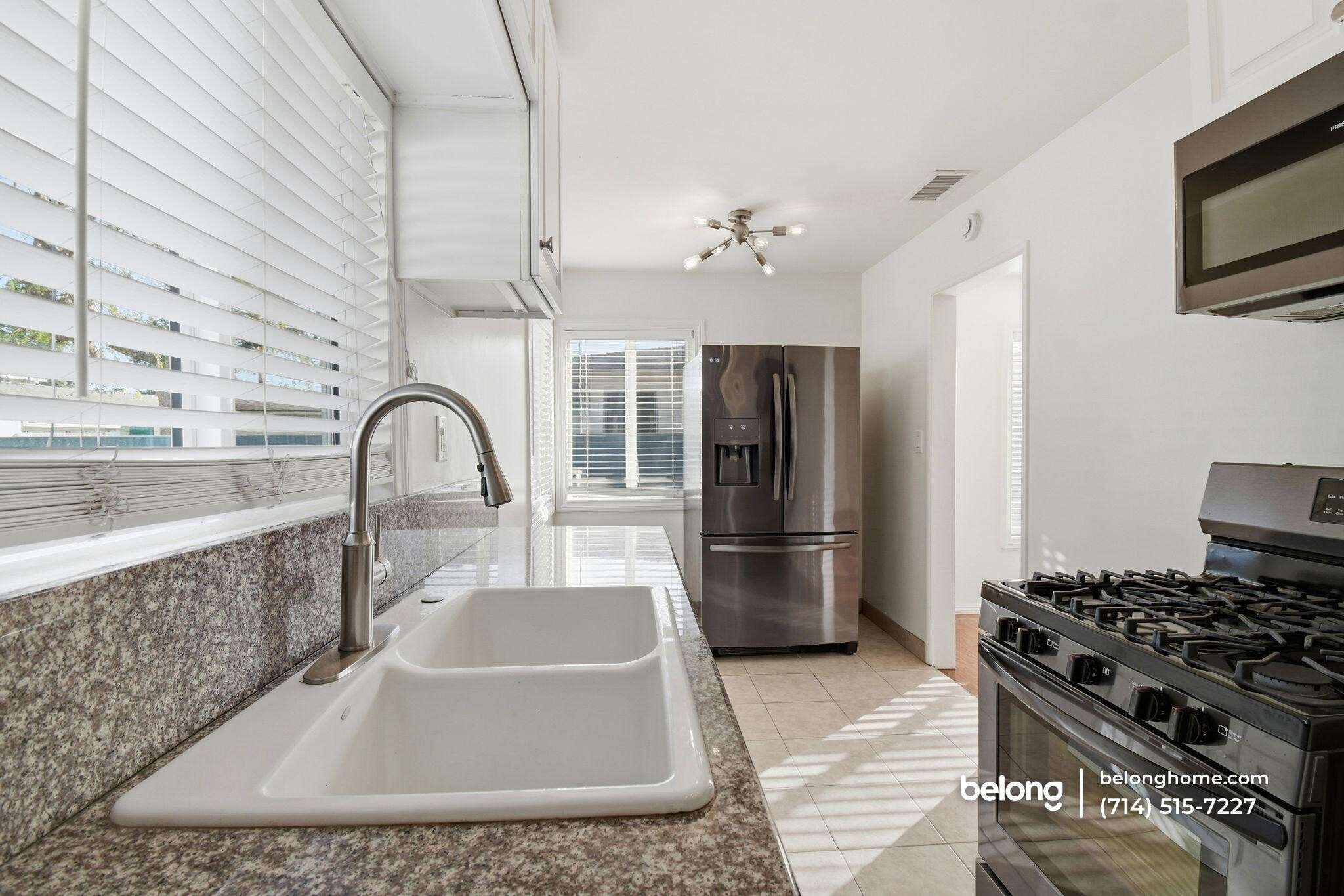 Building Photo - 185 N Batavia St