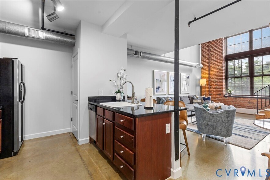 Building Photo - 815 Porter St