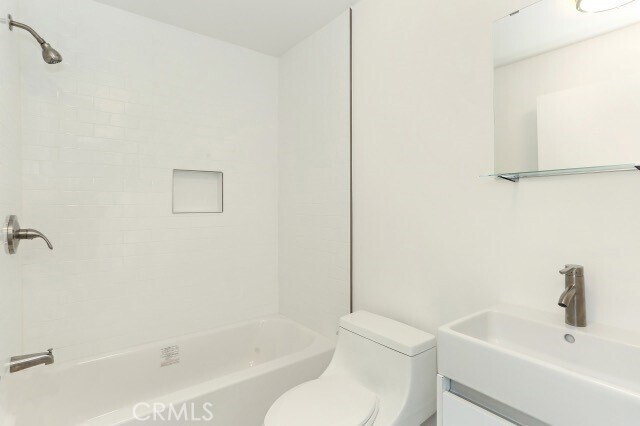 Building Photo - 6745 Laurel Canyon Blvd
