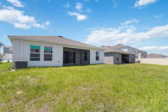 Building Photo - Beautiful 3/2/2 SF Home For Rent in Davenport, FL $2199