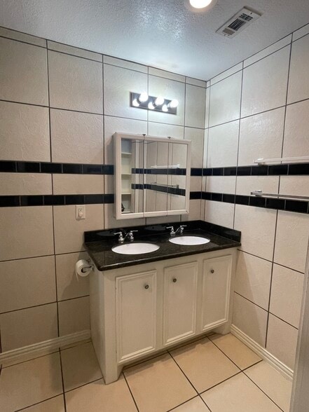 Bathroom - 12301 Almeda Genoa Rd