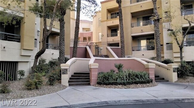 Primary Photo - 270 E Flamingo Rd