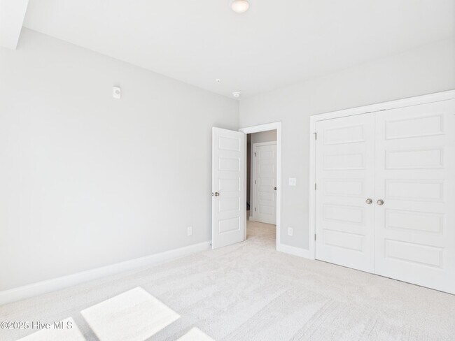 Building Photo - 1251 Shaw View Aly