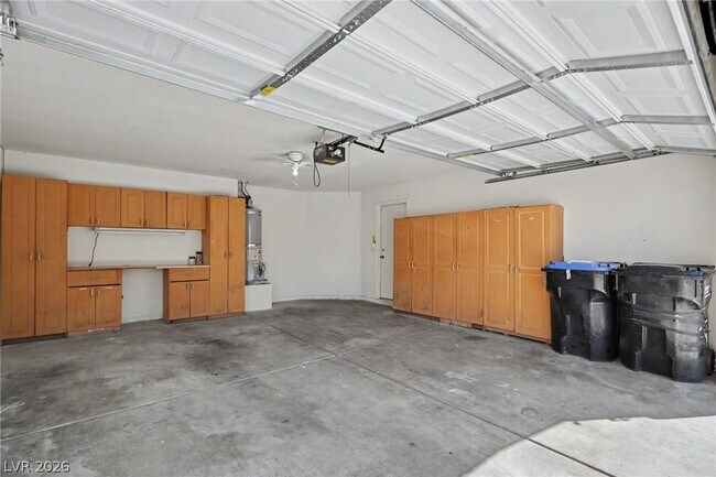 Building Photo - 2054 Cardigan Ave