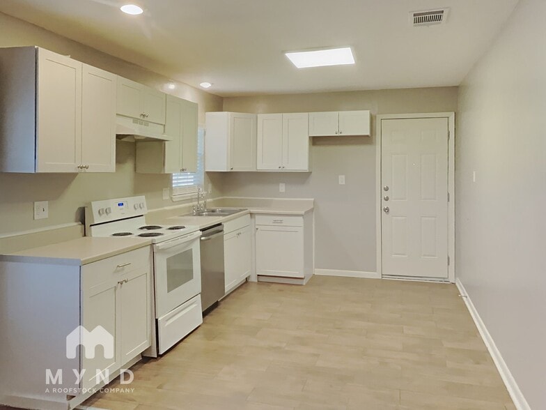 Building Photo - 510 E University Ave