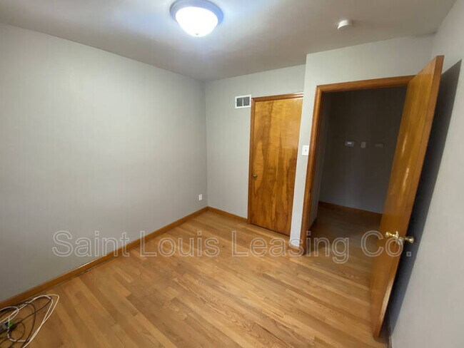 Building Photo - 50 St Edward Ln