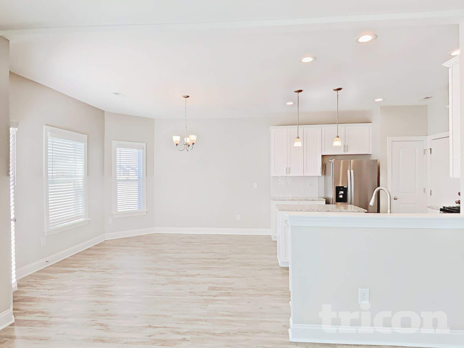 Building Photo - 834 Lakemont Dr