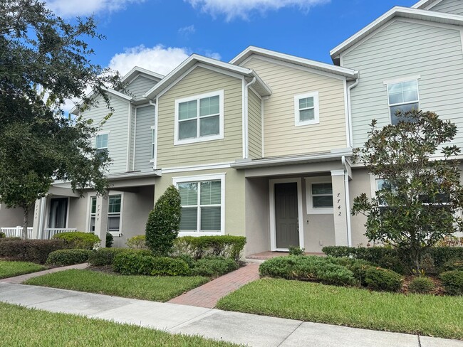 Building Photo - Available Now! Spacious 3-Bedroom Townhome with Fenced Yard in Winter Garden – Washer and Dryer I...