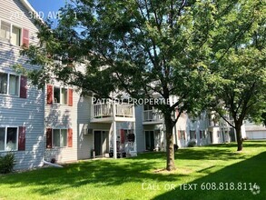 Building Photo - 1 bed/1 bath apartment in Monroe!