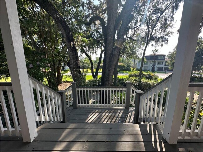 Building Photo - 109 Palmera Ln