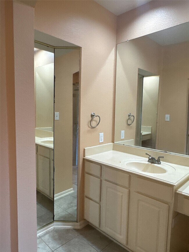 Building Photo - 506 Cypress Vista