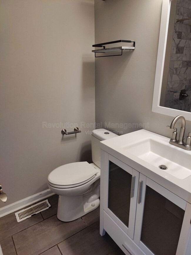 Building Photo - 1027 Mandalay Ct SW