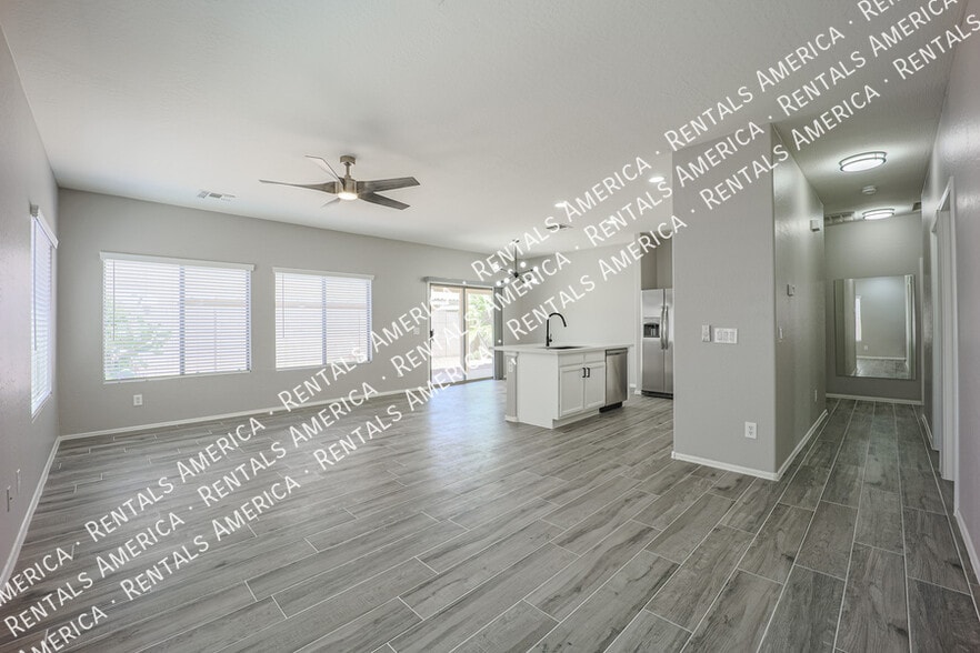 Building Photo - 2738 E Indian Wells Pl