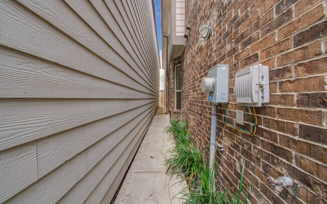 Building Photo - 4908 Crawford St