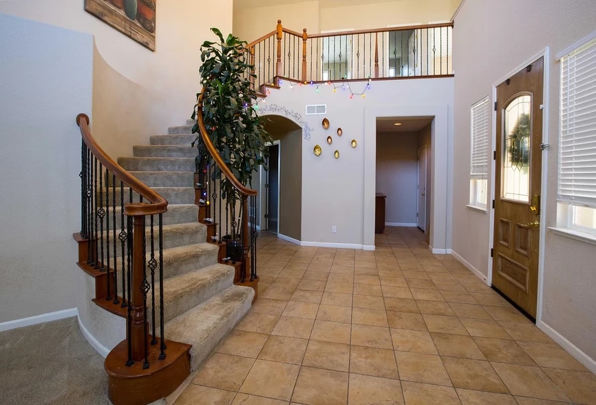 Building Photo - 2674 Torrey Pines Dr
