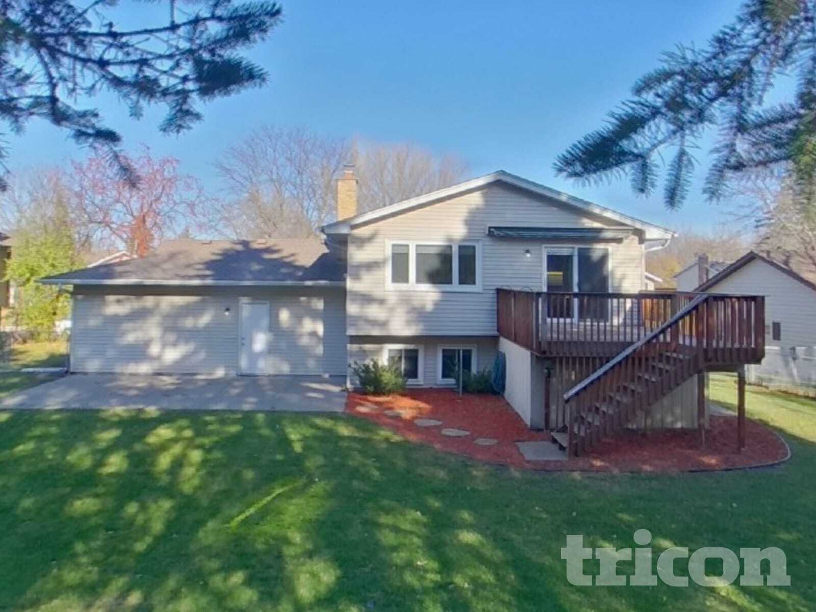 Building Photo - 1701 116th St E