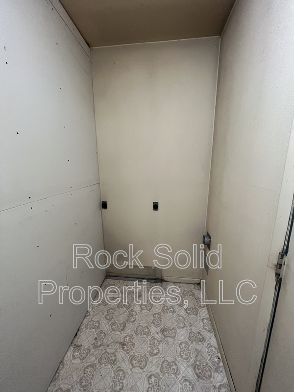 Building Photo - 3061 Reed Ave