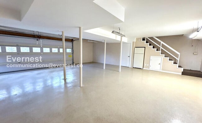 Building Photo - 1828 Jacobs Ln