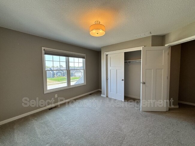 Building Photo - 1752 Woodlark Dr