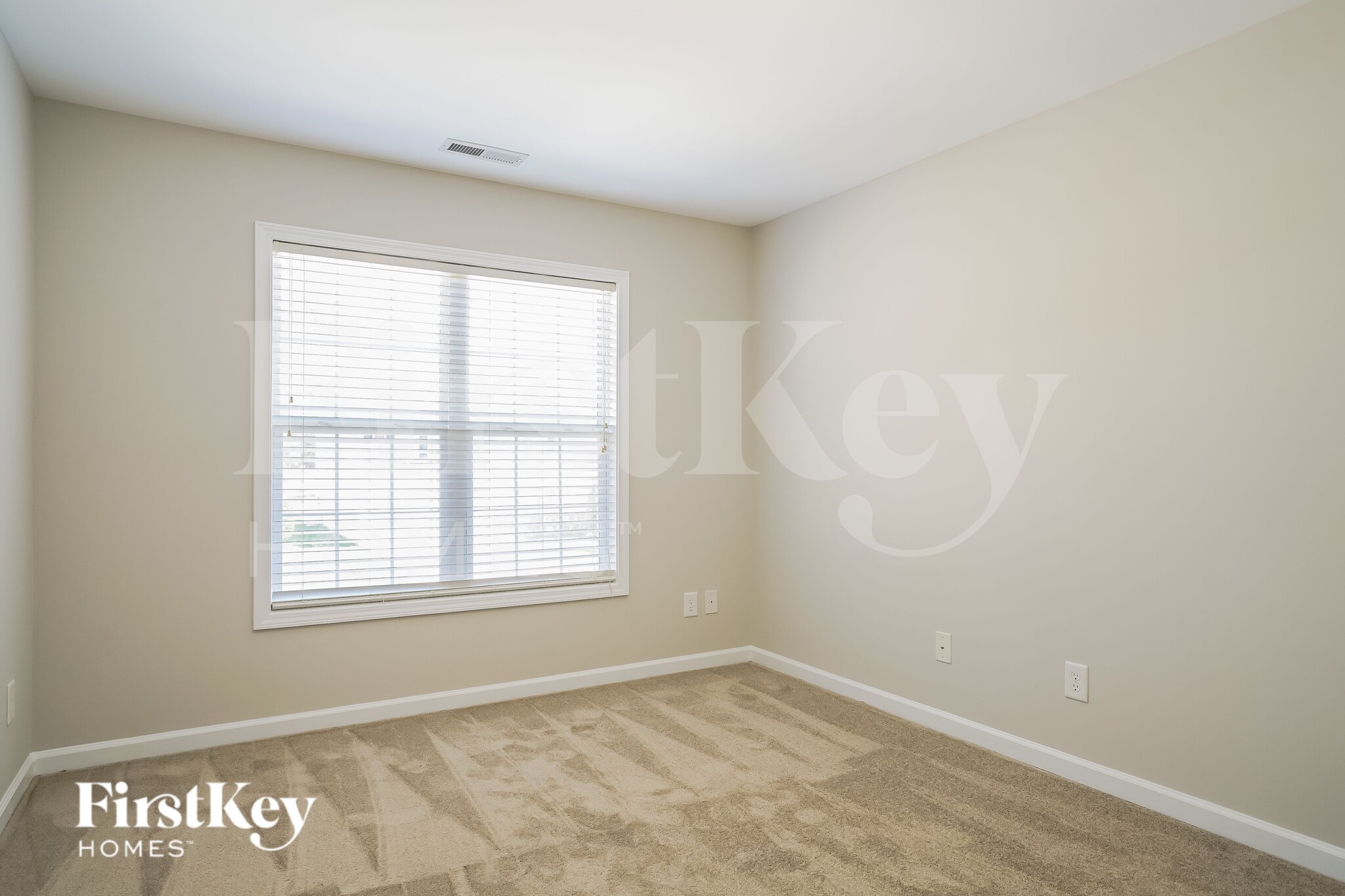 Building Photo - 8163 Willowglen Dr
