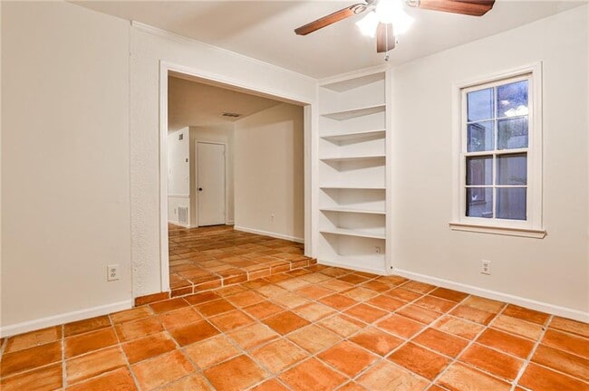 Building Photo - 149 Lablanc Way NW