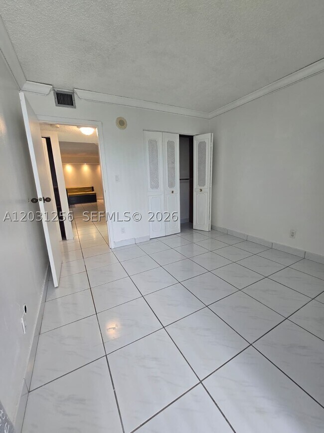 Building Photo - 16909 N Bay Rd