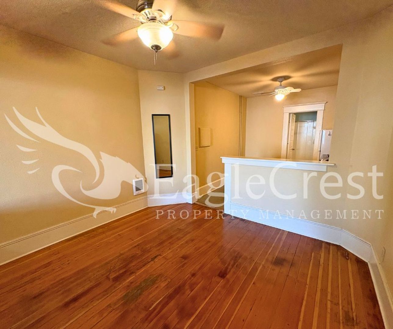Building Photo - 105NSP