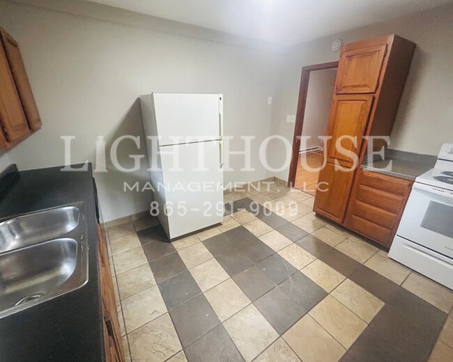 Building Photo - 2152 Dandridge Ave