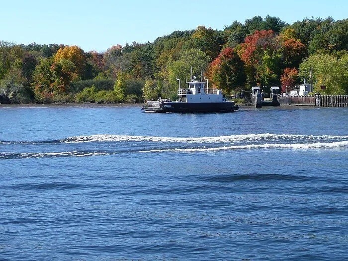 Chester-Hadlyme Ferry - 82 Goose Hill Rd