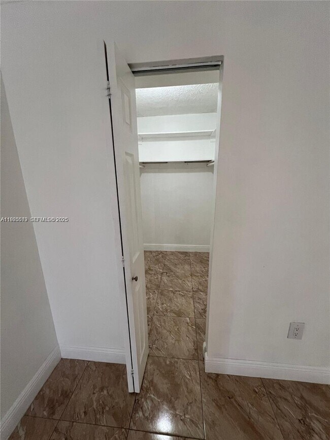 Building Photo - 1075 W 68th St