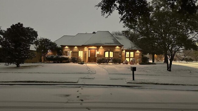 Building Photo - 11527 Cedar Creek Dr