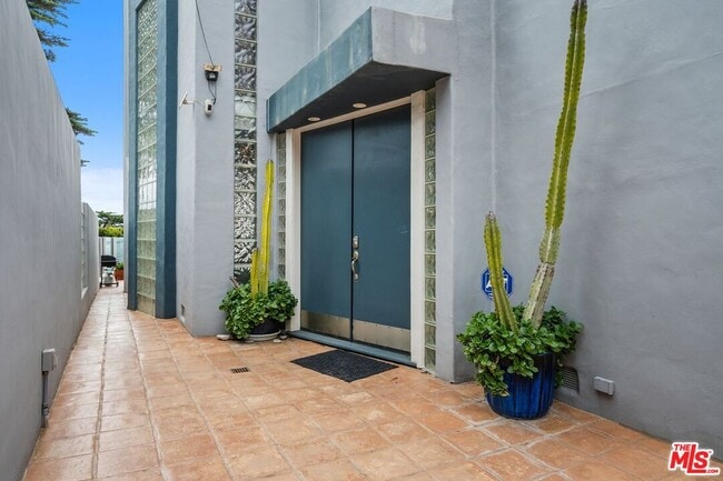 Building Photo - 11834 Pacific Coast Hwy