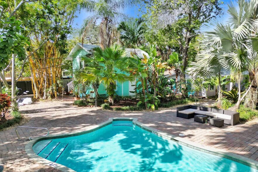 Building Photo - 1115 SW 4th St