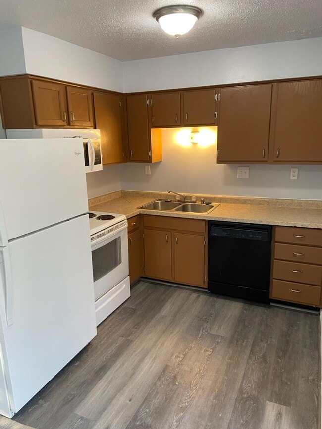 Building Photo - 205 Maranatha Ct