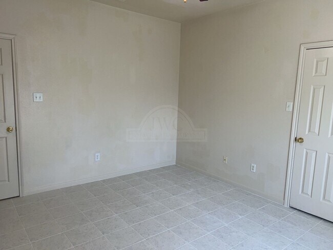 Building Photo - 1204 Nicholas Cir
