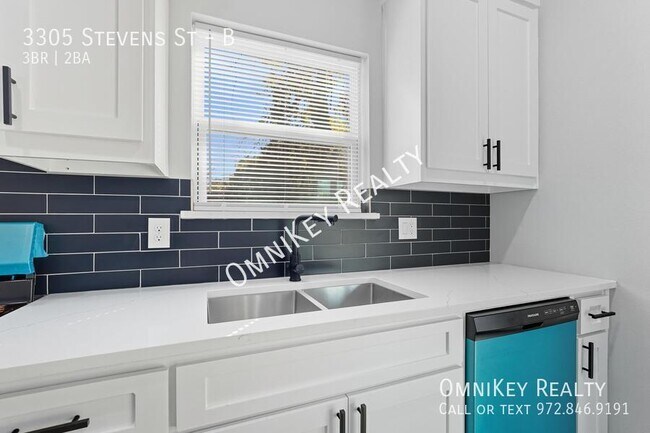 Building Photo - 3305 Stevens St