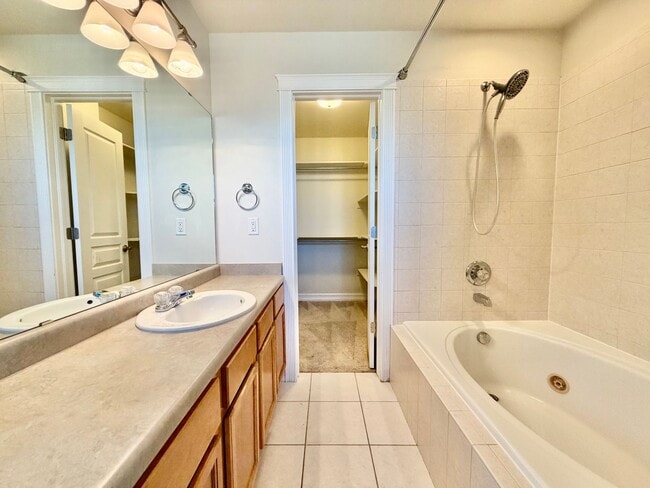 Building Photo - 4608 Garnet Way
