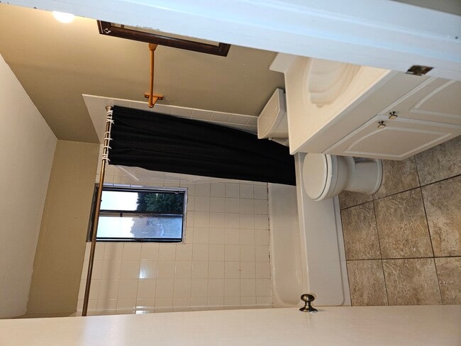 Building Photo - 737 Lippert Ln