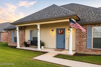 Building Photo - 740 S Belle Cir